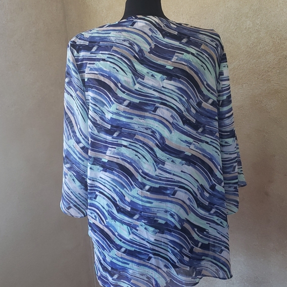 JM Collection Large Abstract Top Petite Large - Picture 5 of 7